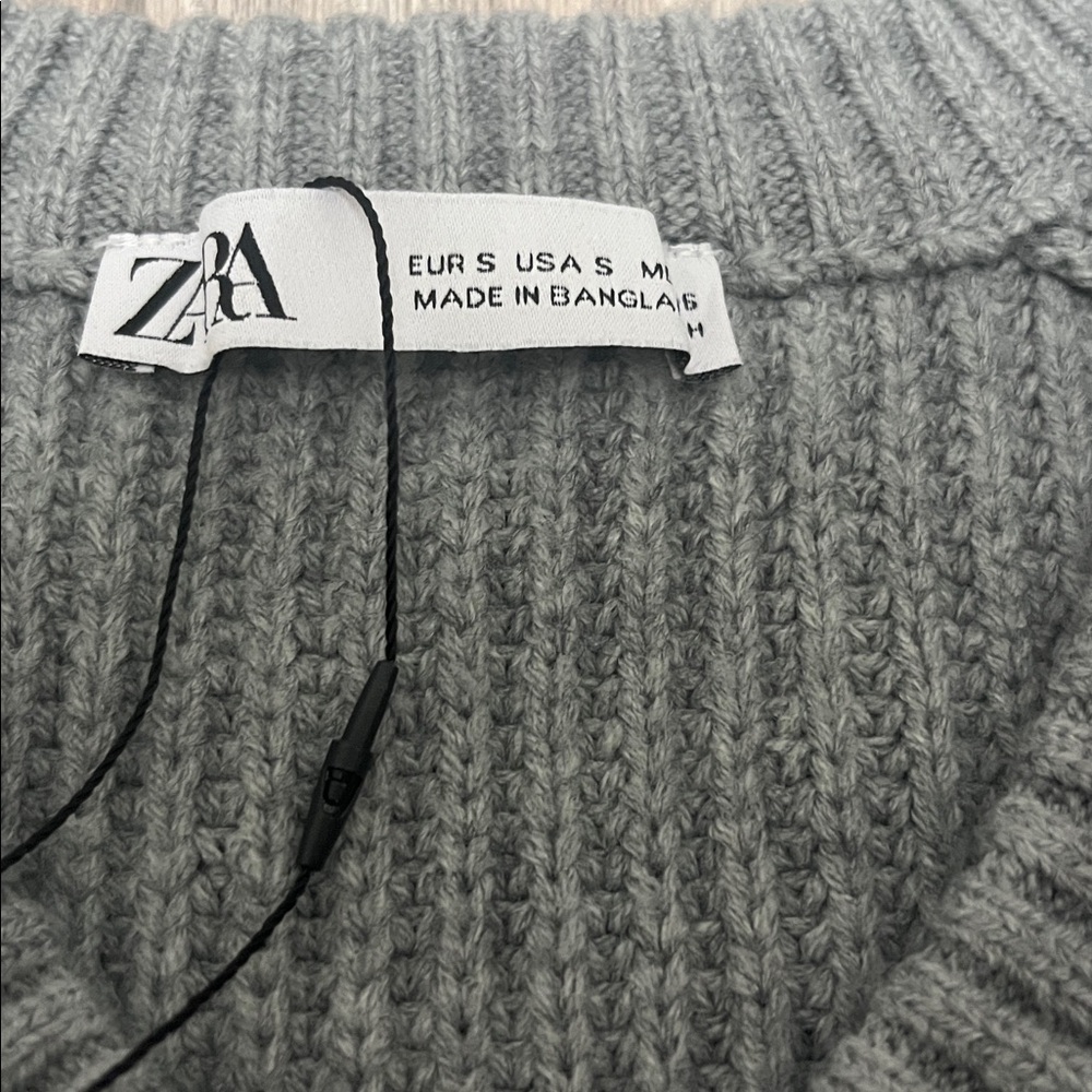Zara Gray V-Neck Sweater - Picture 5 of 8